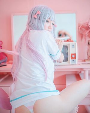 cosplay teen modeling