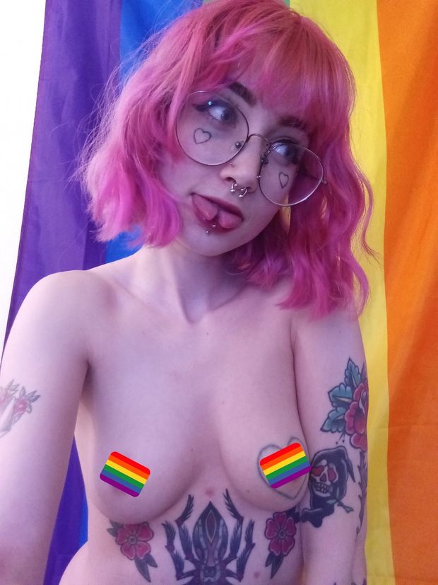 Fucktoyjude hiden nipples