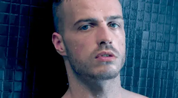 sexy Jamie Blyton in shower