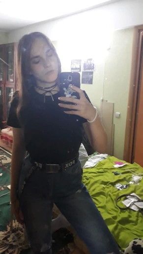 Cute aliexpress chick made a really nice review photo