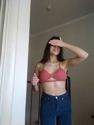 Cute aliexpress chick made a really nice review photo