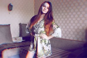 Cute aliexpress chick made a really nice review photo