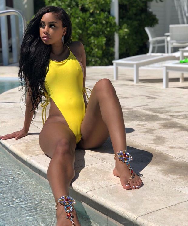 Sexy Ebony babe