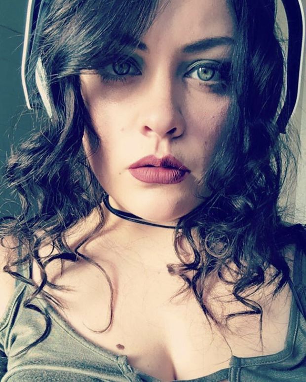 Gamer ex girlfriend was great at sucking dick with these lips