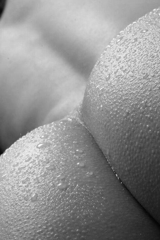 buttcrack close-up