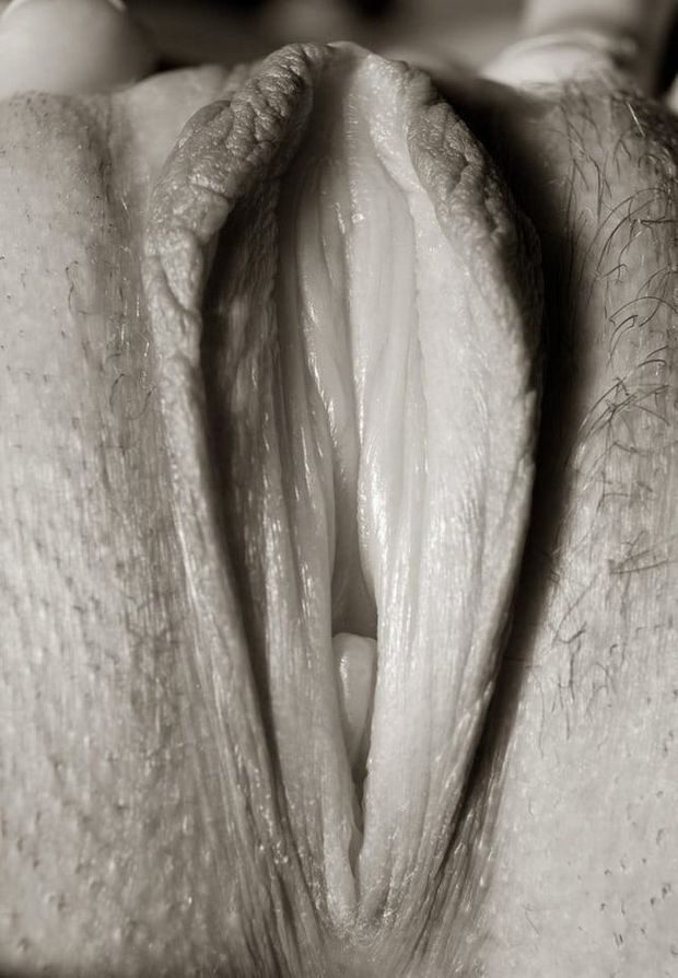 Wanna lick her ?