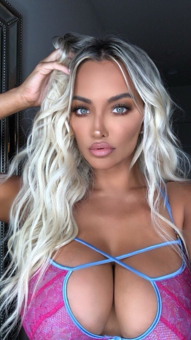 Lindsey Pelas