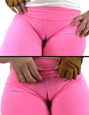 Fionas phat ass in pink leggings