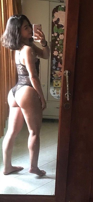 massive selfie ass