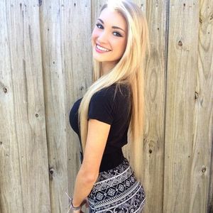 blonde sexy teen 18+ babe