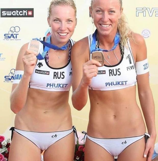 Women have a great Phuket in the showers with the others cameltoes