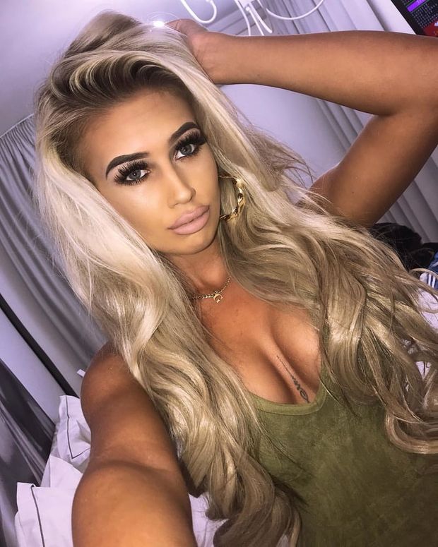 fake chav bimbo