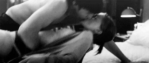 278-couple about to get it on
