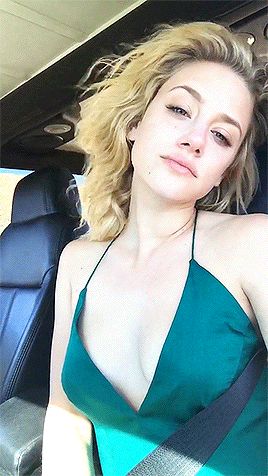 Sexy Lili Reinhart