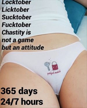 naked hot wife big clit hood pussy creampied