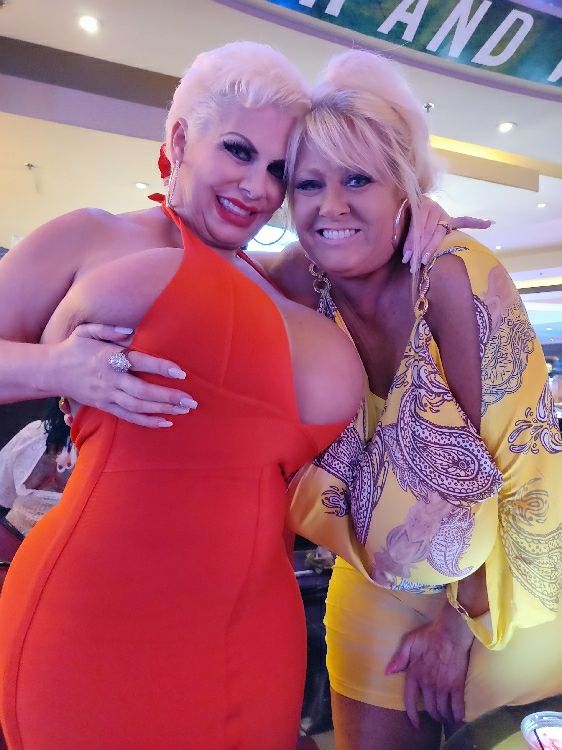 Huge Tit Pornwhores Claudia Marie & Kayla Kleevage