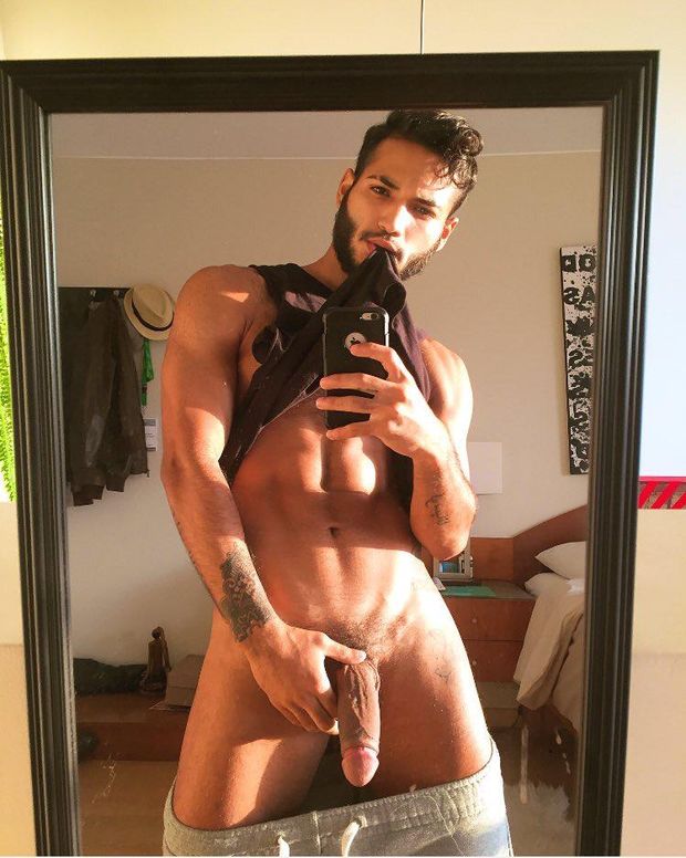 Guys with iPhones