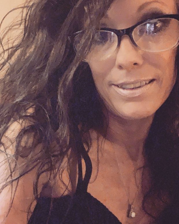 Milf in spectacles awaiting 47th Birthday!!