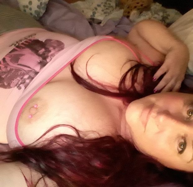 Brat_bbw  onjaft  Femme 40 ans, 5'07'', 255 lbs  Drummondville