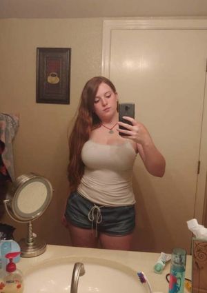 secretee on Jaft, Femme 21 ans, 5'05'', 130 lbs Montréal