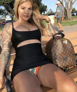 Hawaiian panties for the tropical climate that her pussy produces