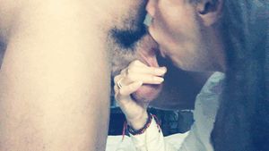 She grabs balls while deepthroat