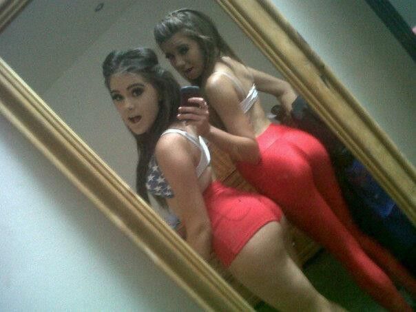2 sexy teen asses NN