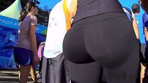 woman with very big butt in leggings