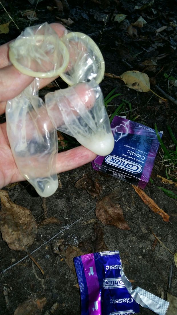 Walked today in the park. I saw how they threw it out of the car. She was fucked twice 2...
