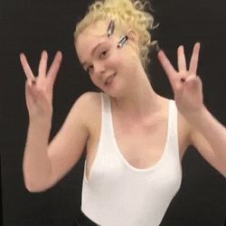 Princess Aurora (Elle Fanning )