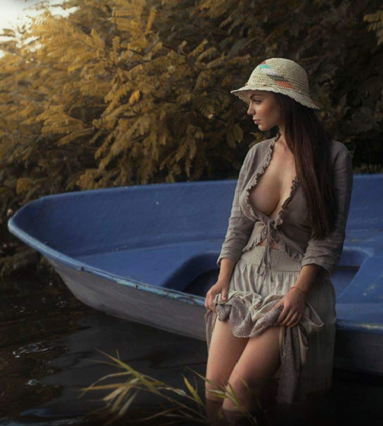 Sexy lady with natural tits