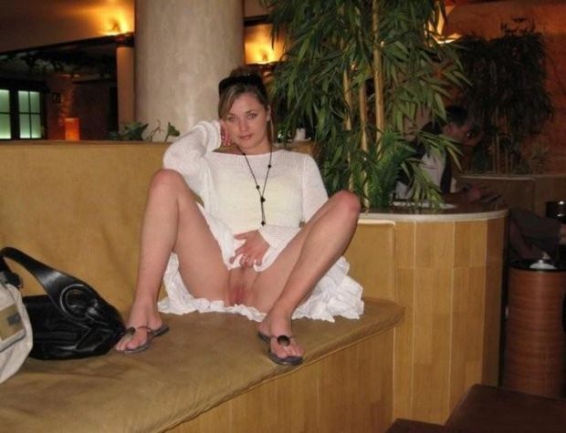 Girlfriend Upskirt in the lobby
