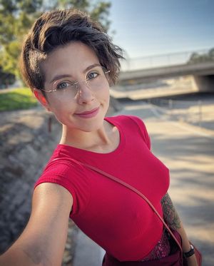 Beautiful Soe showing pointy nipples