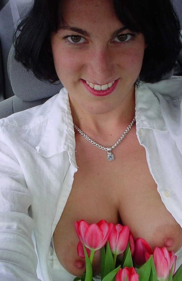 Nice smile and tits