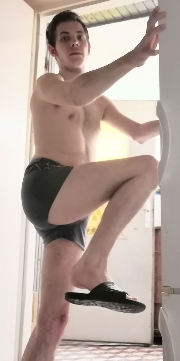 Pose