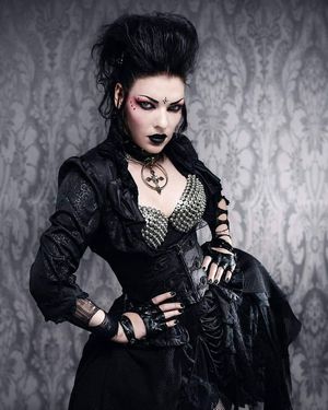 Gorgeous Goth Queen