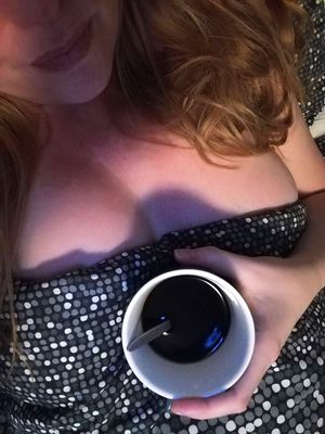 Coffee in bed for this babe