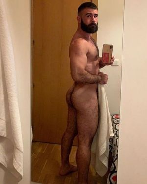 Dude's a real detonator. That Beard - and got lotsa Big goin' on. Just looking at him primes my charge.