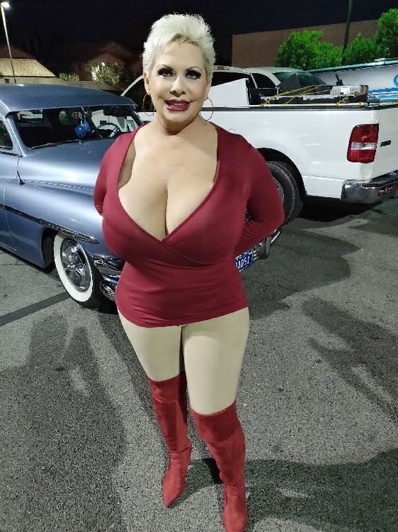Claudia Marie at Count's Vamp'd Nightclub in Vegas