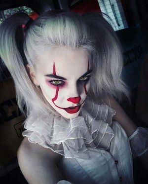 Pennywise cosplay