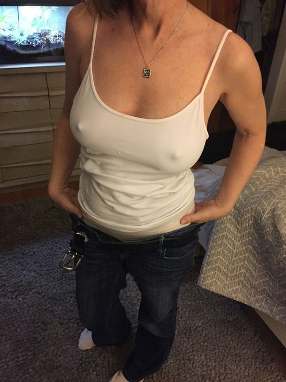 white tank MILF pokies