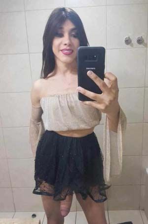 Brunette transexuel active à Mont-de-Marsan 40000 dans les Landes pour rencontre avec homme passif