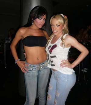 Deux copines transexuelles cherchent à s'amuser avec un homme sur Gennevilliers 92230 et ailleurs en Ile-de-France