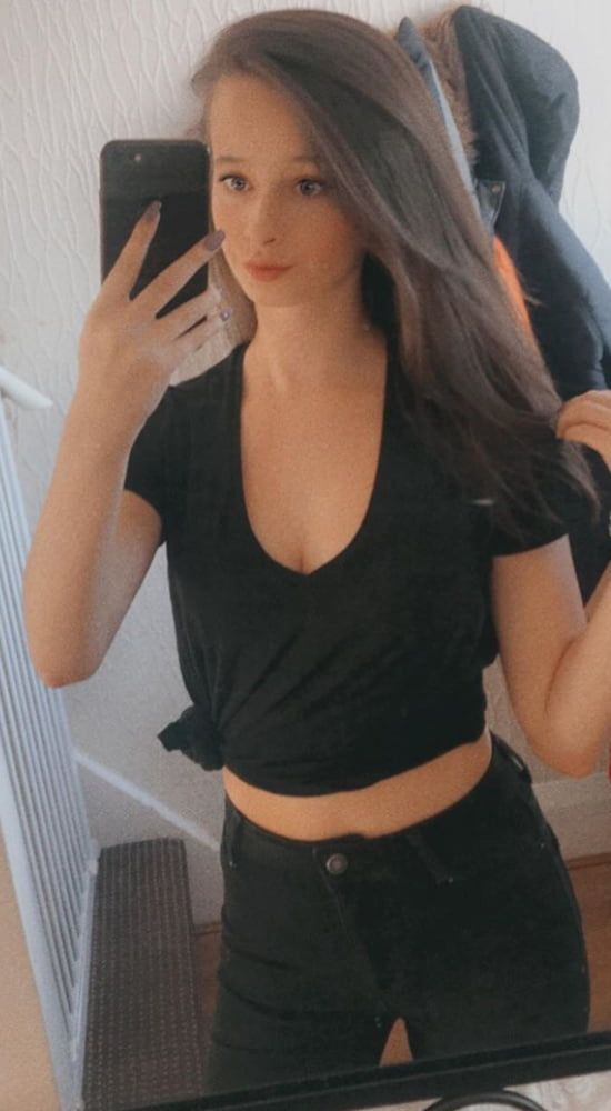 Teen with Cute Face - Non Naked/Porno