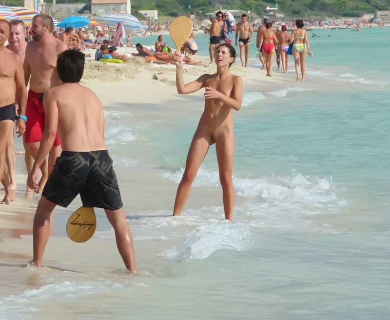 It doesn't seem a nudist beach