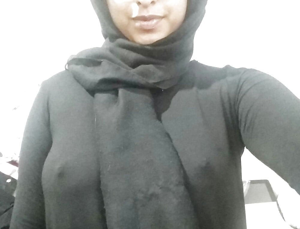 nice hijabi nipples ;) :P
