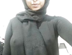 nice hijabi nipples ;) :P