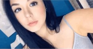 She is obsessed with me since visiting at the reunion