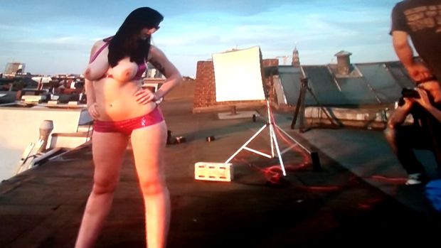 german Amateur Model busty topless pink on roof top 3 *roentgen01*