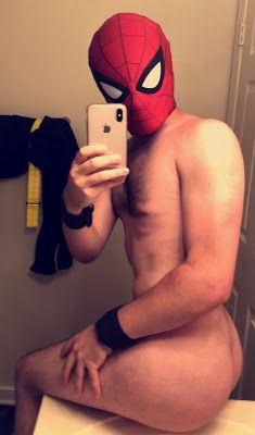 Spiderman showing some ass